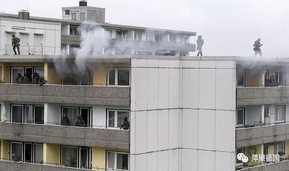 北威州Ratingen公寓炸警案震动内政部-ichn.eu | 人在欧洲