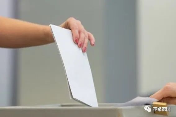 德国人对民主的信任快速降低，希望更多参与决策-ichn.eu | 人在欧洲