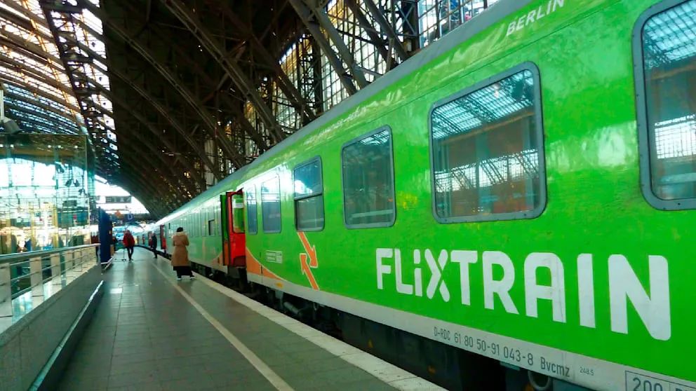 【注意】火车频发触电事件,有人恶意破坏插座,警察教你如何规避触电-ichn.eu | 人在欧洲