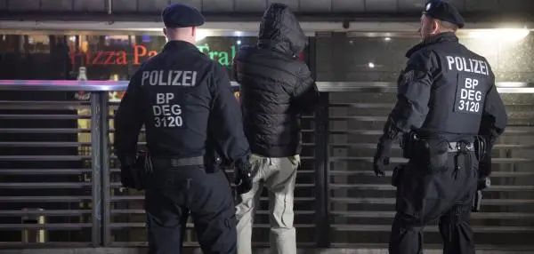 【转变】德国联邦刑警局多年研究结果出炉,首次承认德国暴力案件中,难民多为施暴者-ichn.eu | 人在欧洲