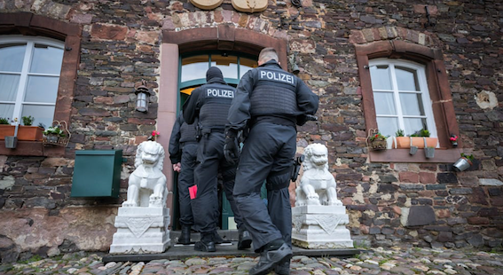 德国打击假居留行动：所谓偷渡富豪可能是欺诈受害人-ichn.eu | 人在欧洲