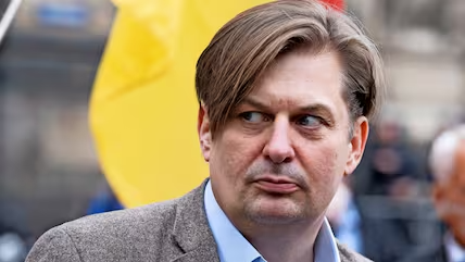 做右翼也不容易！表现不好，就找不到组织！！！-ichn.eu | 人在欧洲