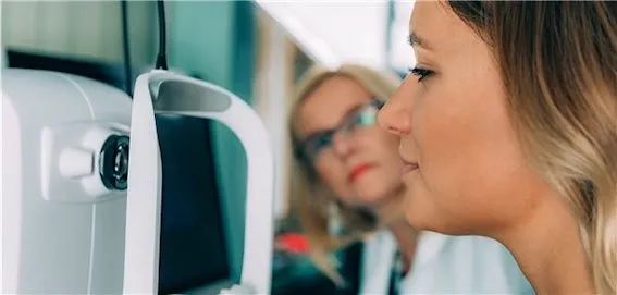 研究人员警告：感染过新冠的人应去检查眼睛-ichn.eu | 人在欧洲