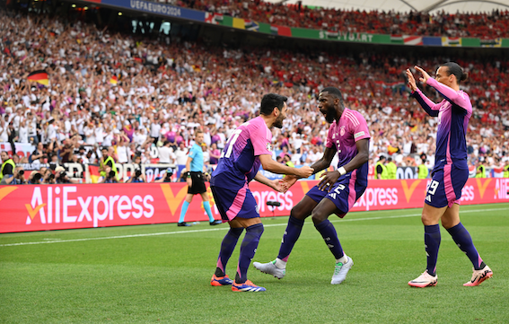 欧洲杯赛场的中国广告特别抢眼-ichn.eu | 人在欧洲