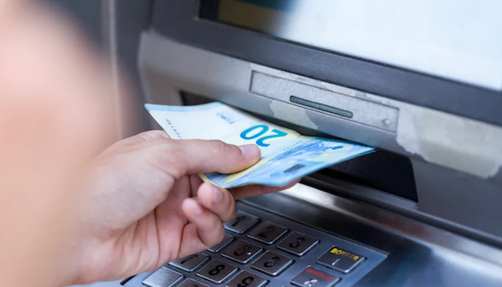 储蓄银行账户的成本最高，甚至是其他银行的一倍-ichn.eu | 人在欧洲