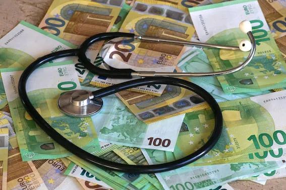 医保基金警告明年保费上涨-ichn.eu | 人在欧洲