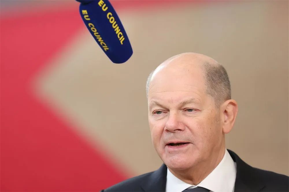 朔尔茨就安全局势发表政府声明，支持将外国重刑犯驱逐-ichn.eu | 人在欧洲