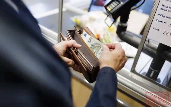 德国正在逐步减少现金支付，动作缓慢-ichn.eu | 人在欧洲