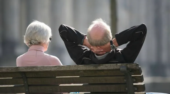 德国老年人活不下去？72万养老金领取者依赖社会救助-ichn.eu | 人在欧洲