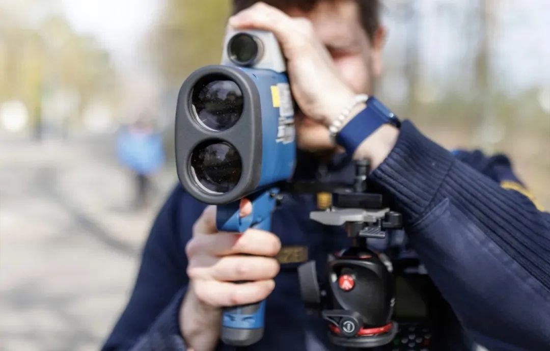 警方停用至少上百个美国制造商的手持测速设备，因为测-ichn.eu | 人在欧洲