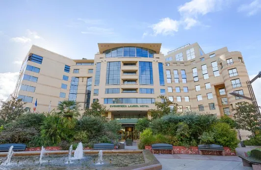 中国酒店拒挂中国国旗，中国网民怒了！奥运期间竟狂赚-ichn.eu | 人在欧洲