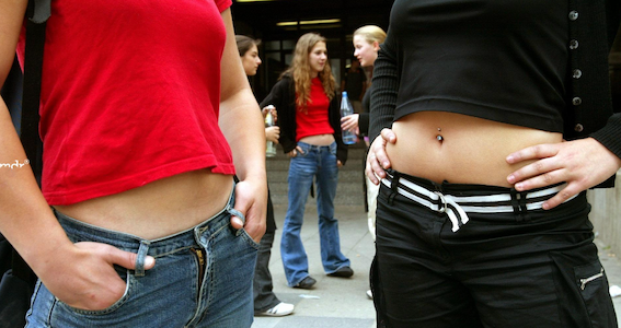 图林根的中学暂时取消了裸露腹部的着装禁令-ichn.eu | 人在欧洲