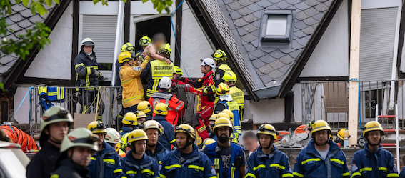 莱法州Kröv一酒店夜间坍塌,紧急援救中,已有两人-ichn.eu | 人在欧洲