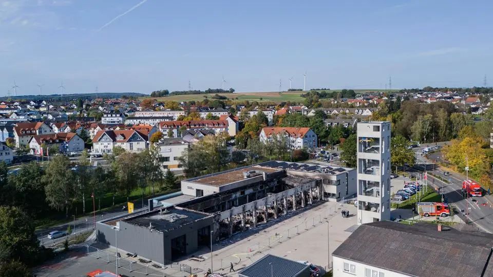 【大开眼界】德国一消防站起火，甚至被烧成废墟！匪夷-ichn.eu | 人在欧洲