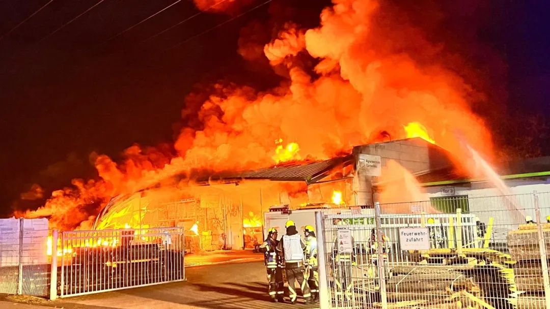 注意关窗！德国一处仓库600吨化肥起火，爆炸风险极-ichn.eu | 人在欧洲