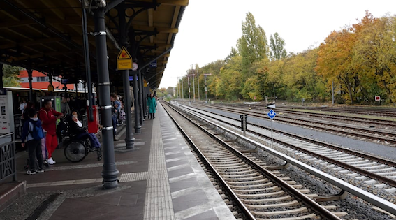 惊险！柏林轻轨站意外暴露一起恐袭事件，案犯在逃！-ichn.eu | 人在欧洲