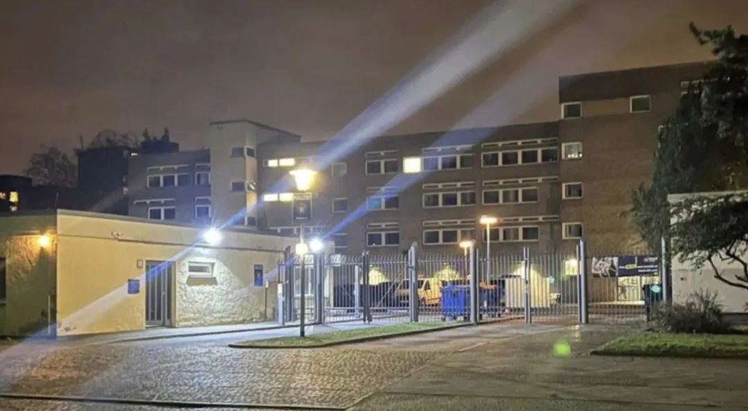 【事故】柏林警察局发生爆炸，警官面部严重受伤，警察-ichn.eu | 人在欧洲