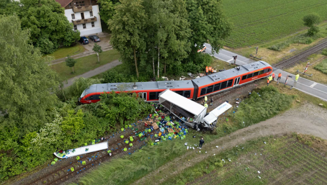 德国火车与货车相撞致十人受伤，一人生命垂危！-ichn.eu | 人在欧洲