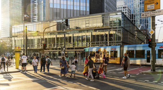 法兰克福推出将汽车交通降至20％以下的战略-ichn.eu | 人在欧洲