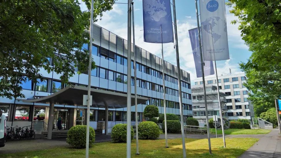 调查显示：留学生留在德国的意愿强烈！你想长期留德工-ichn.eu | 人在欧洲